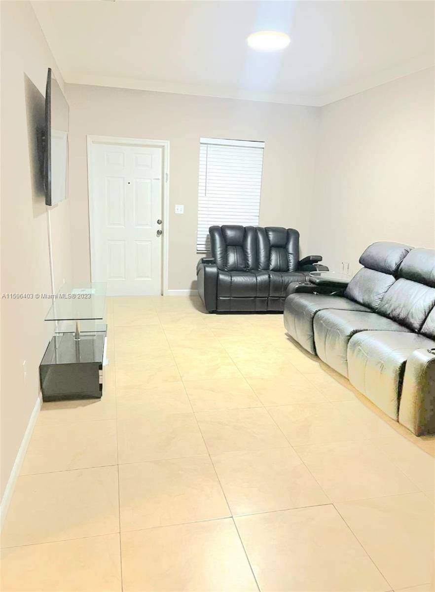 Hialeah, FL 33015,6900 NW 179th St #113-1