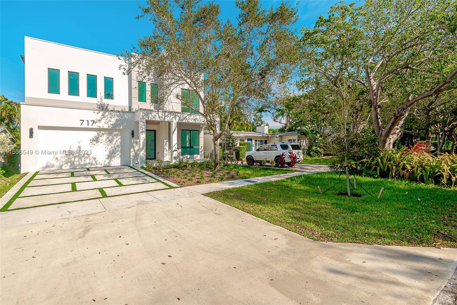 Fort Lauderdale, FL 33316,717 SE 8th St
