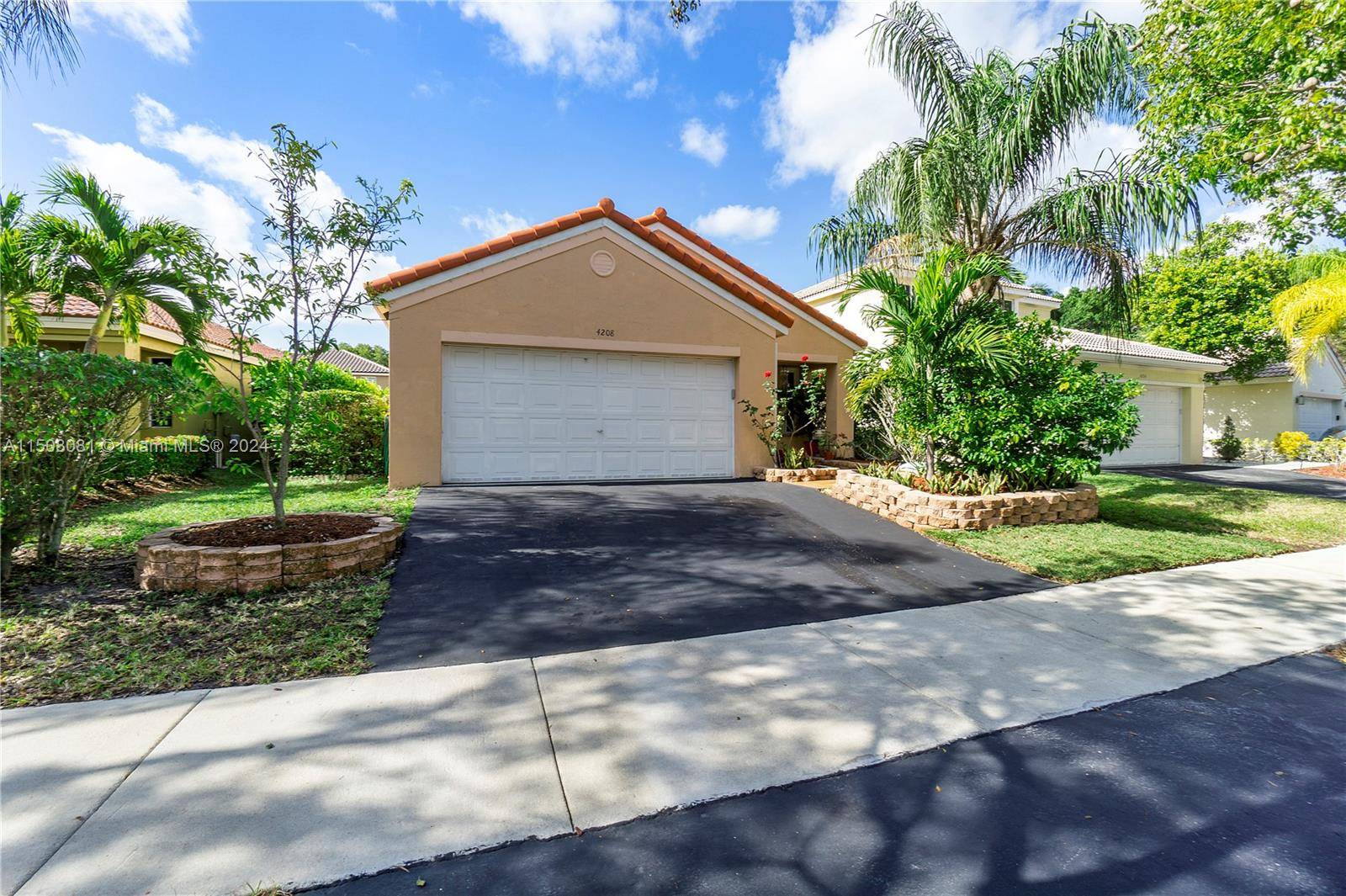 Weston, FL 33331,4208 Mahogany Ridge Dr