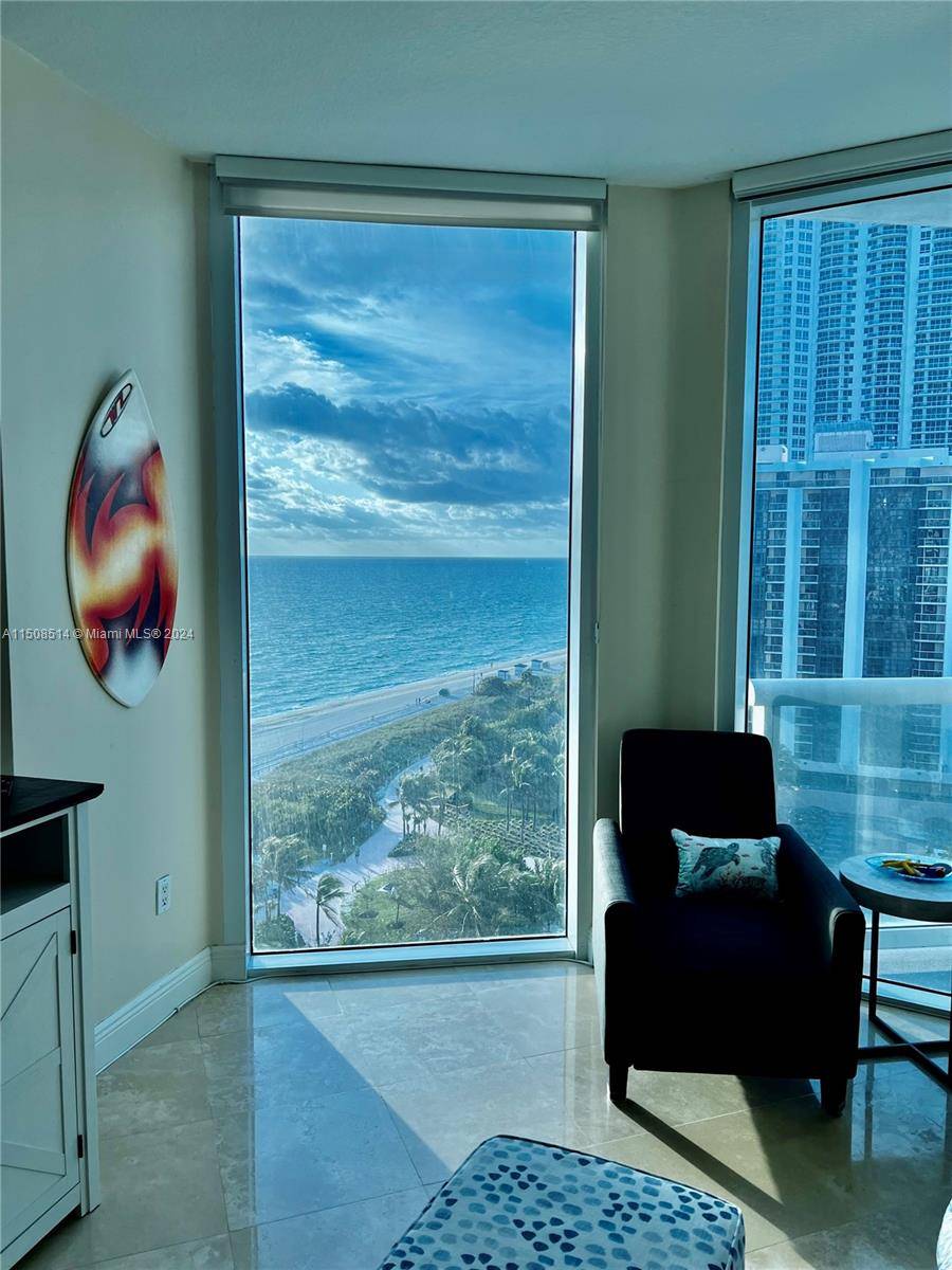 Miami Beach, FL 33141,6515 Collins Ave #1207