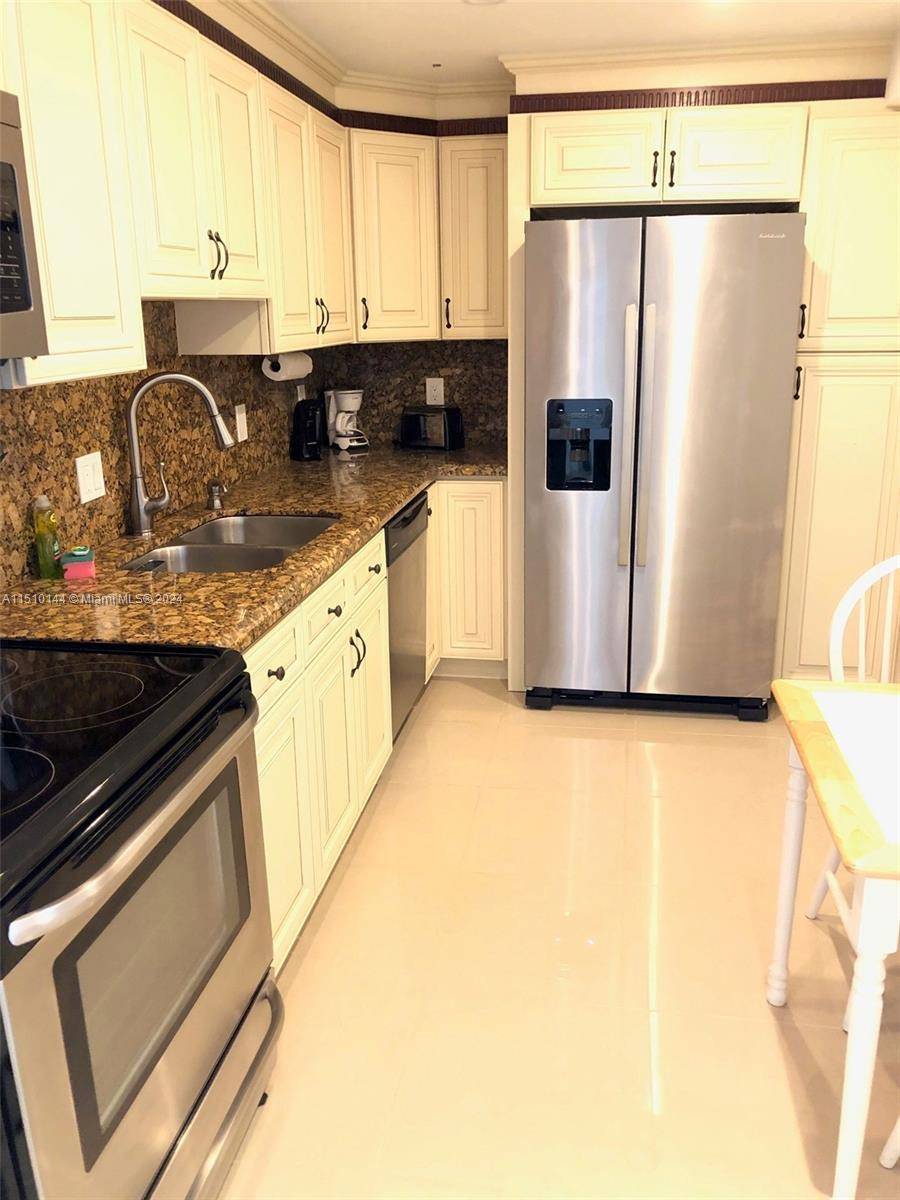 Hollywood, FL 33019,3901 S Ocean Dr #3L
