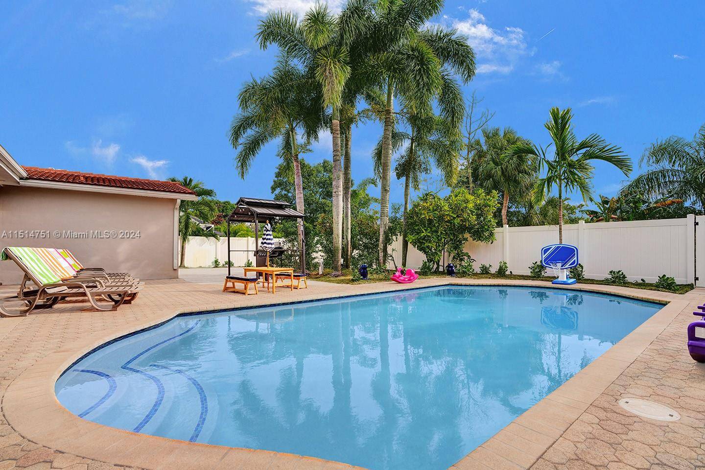 Hollywood, FL 33021,5500 Cleveland St