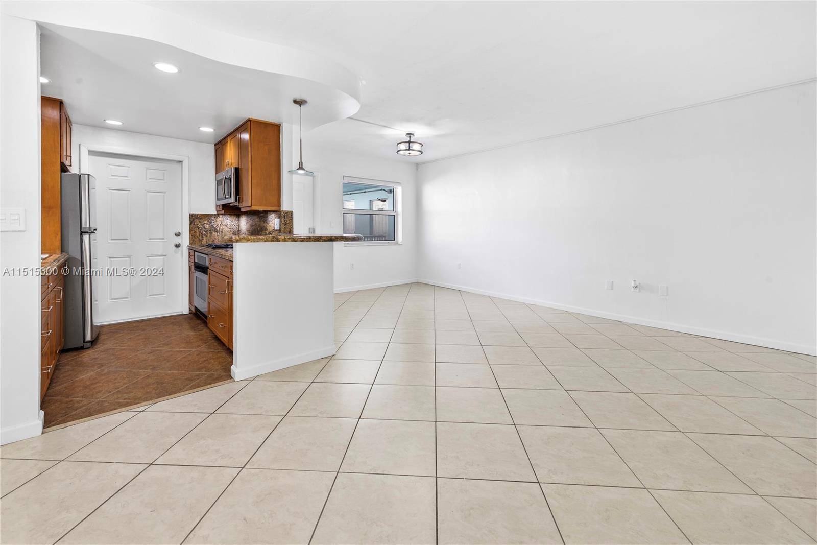 Miami Beach, FL 33139,801 Meridian Ave #3C