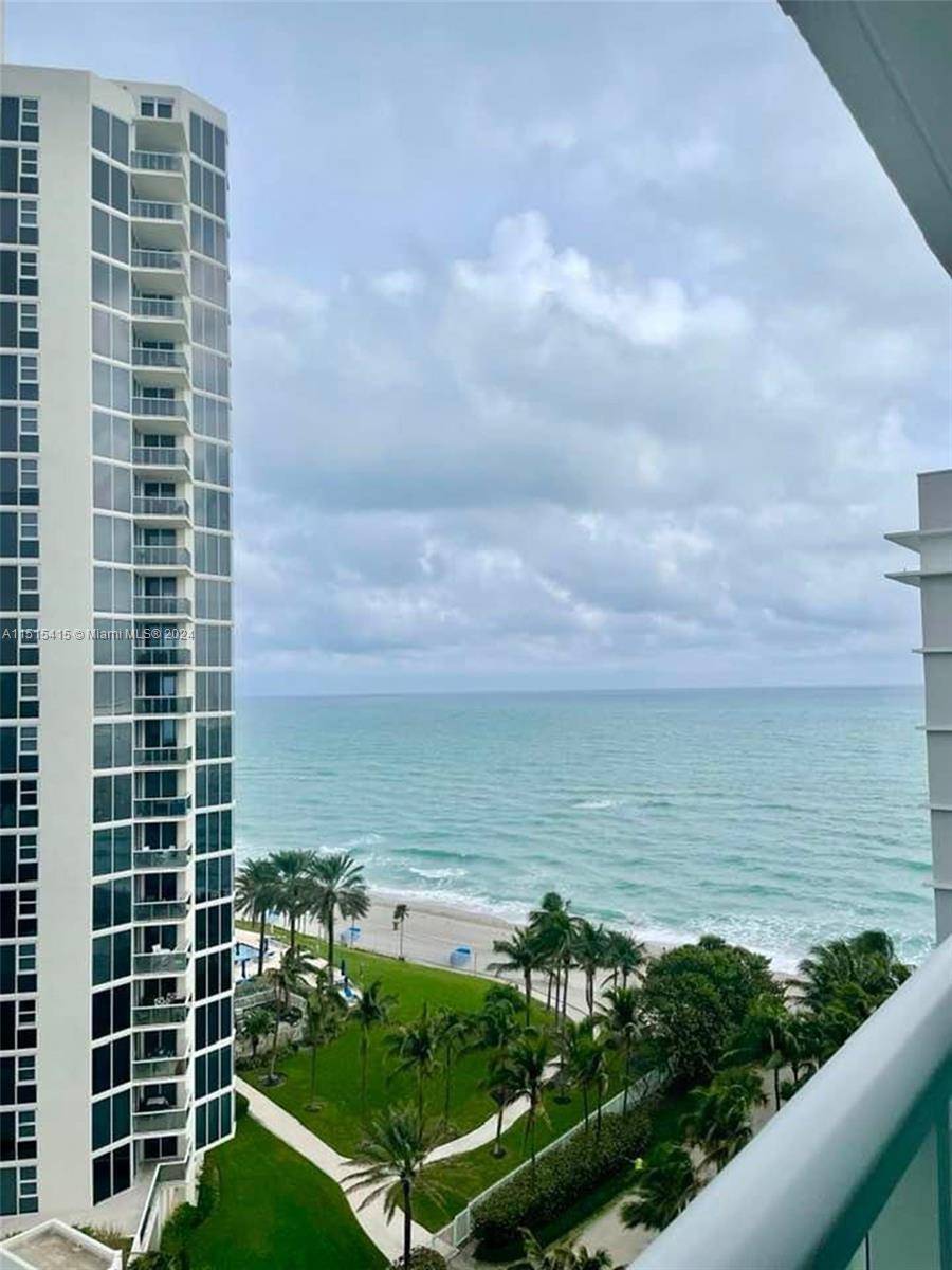 Sunny Isles Beach, FL 33160,19201 Collins Ave #1025