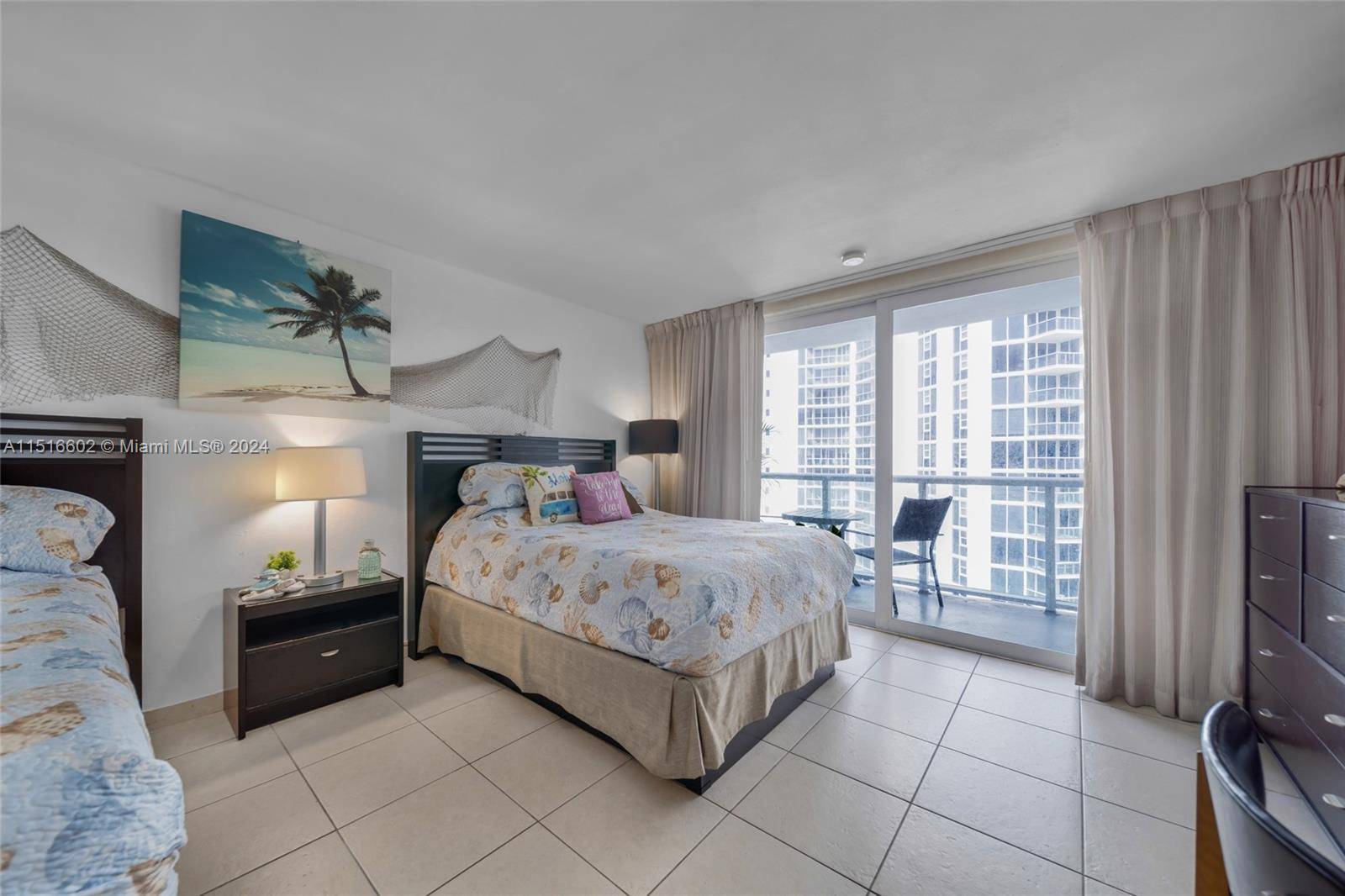 Sunny Isles Beach, FL 33160,19201 N Collins Ave #1117