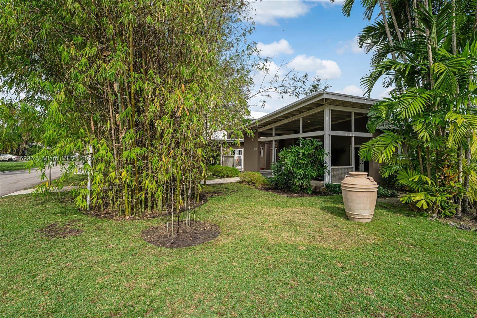 Miami, FL 33143,7841 SW 50th Ct