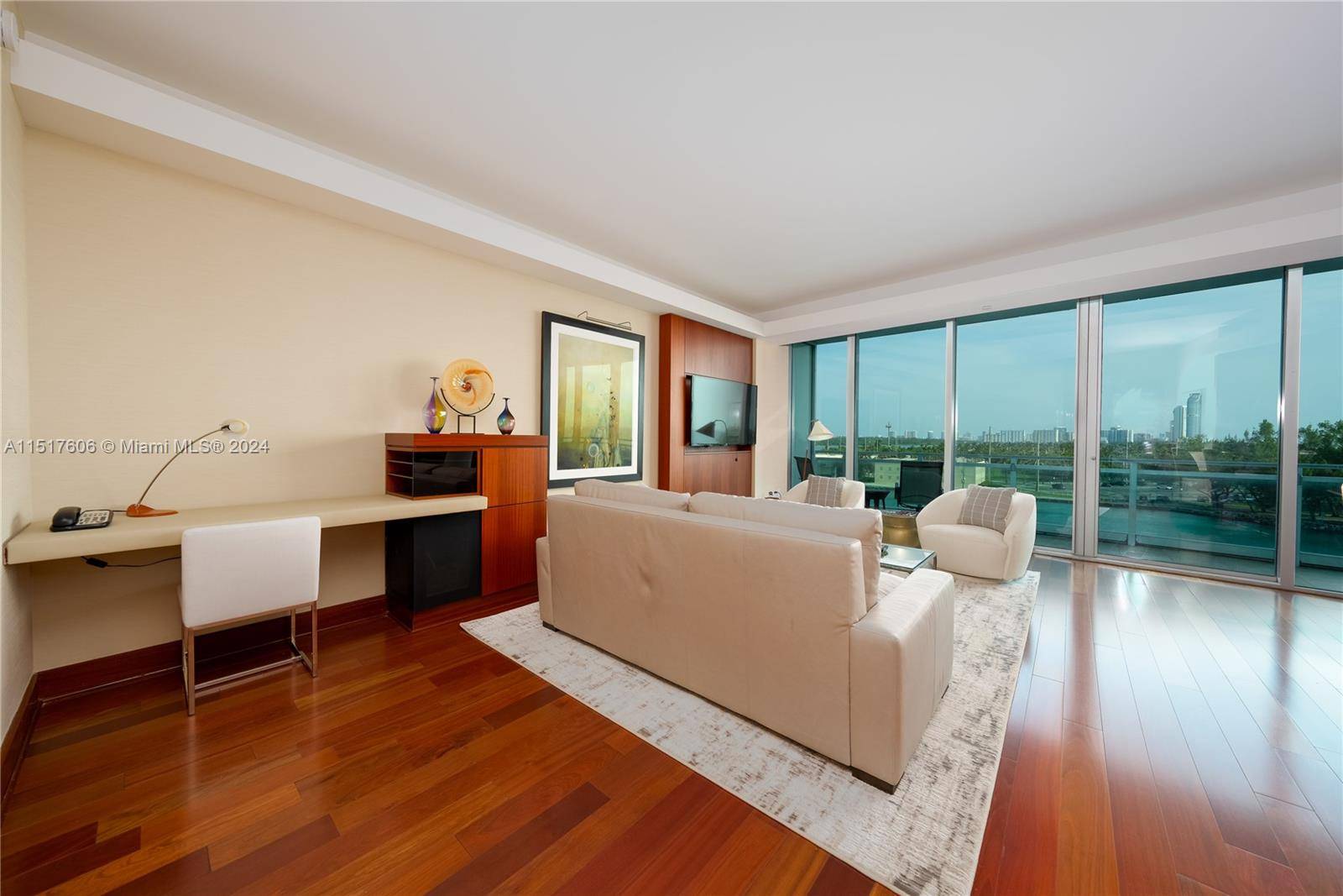 Bal Harbour, FL 33154,10295 Collins Ave #314