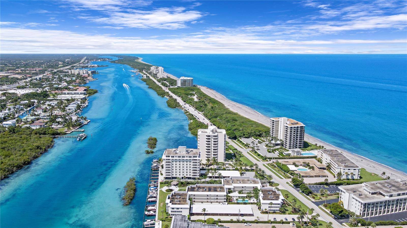 Tequesta, FL 33469,325 Beach Rd #201