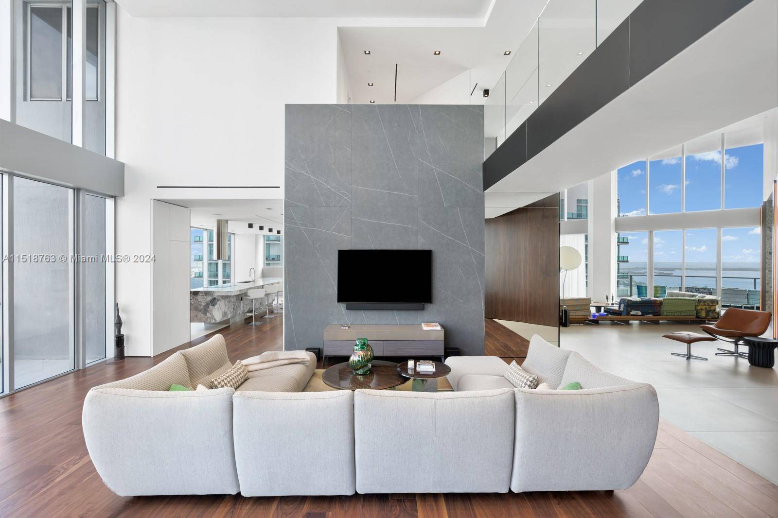 Miami, FL 33131,1300 Brickell Bay Dr #4401