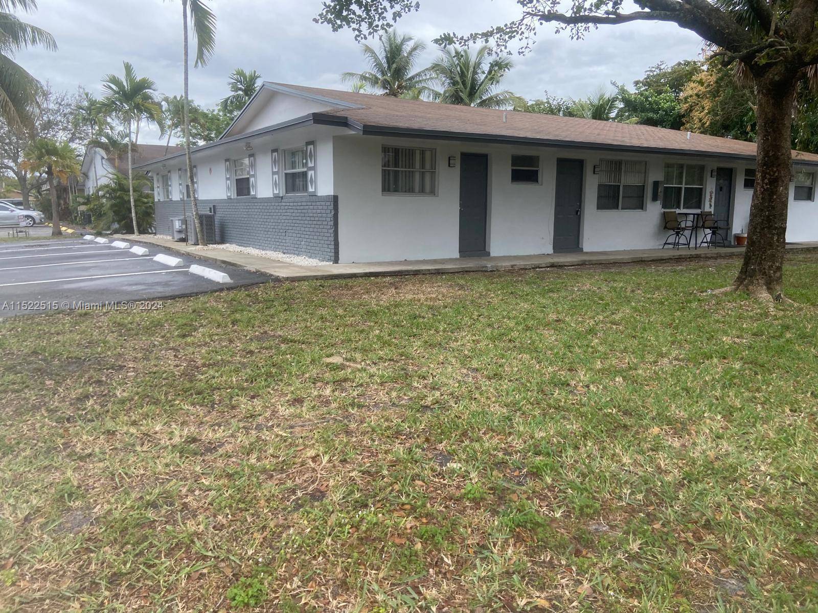 Lauderhill, FL 33313,5840 NW 23rd St