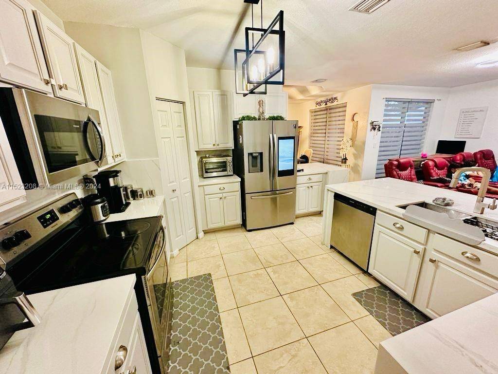 Doral, FL 33178,11583 NW 69th Ter