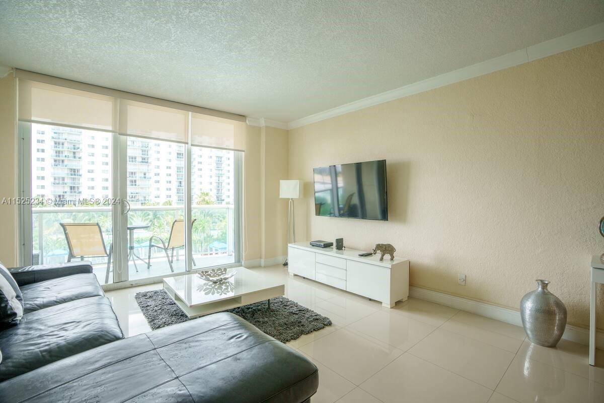 Sunny Isles Beach, FL 33160,19370 Collins Ave #404