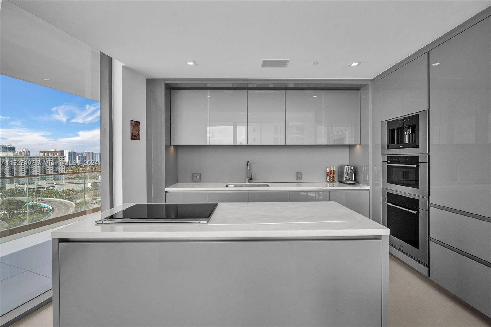 Sunny Isles Beach, FL 33160,18975 Collins Ave #1105