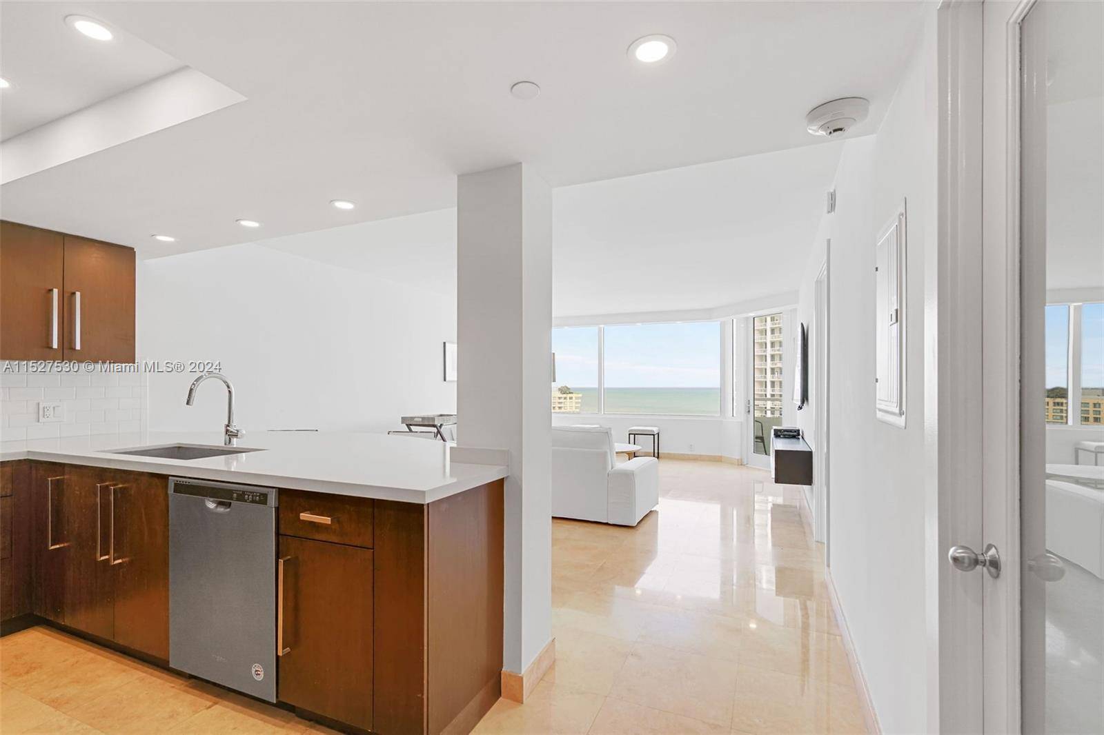 Miami Beach, FL 33139,400 S Pointe Dr #1408