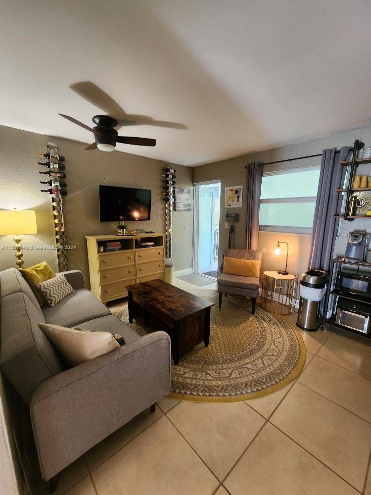 Miami Beach, FL 33139,528 Meridian Ave #302A