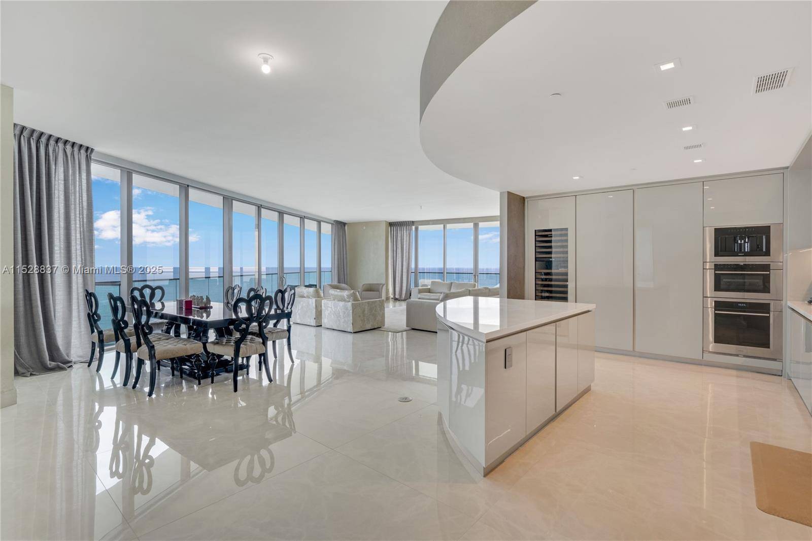 Sunny Isles Beach, FL 33160,18975 Collins Ave #2000