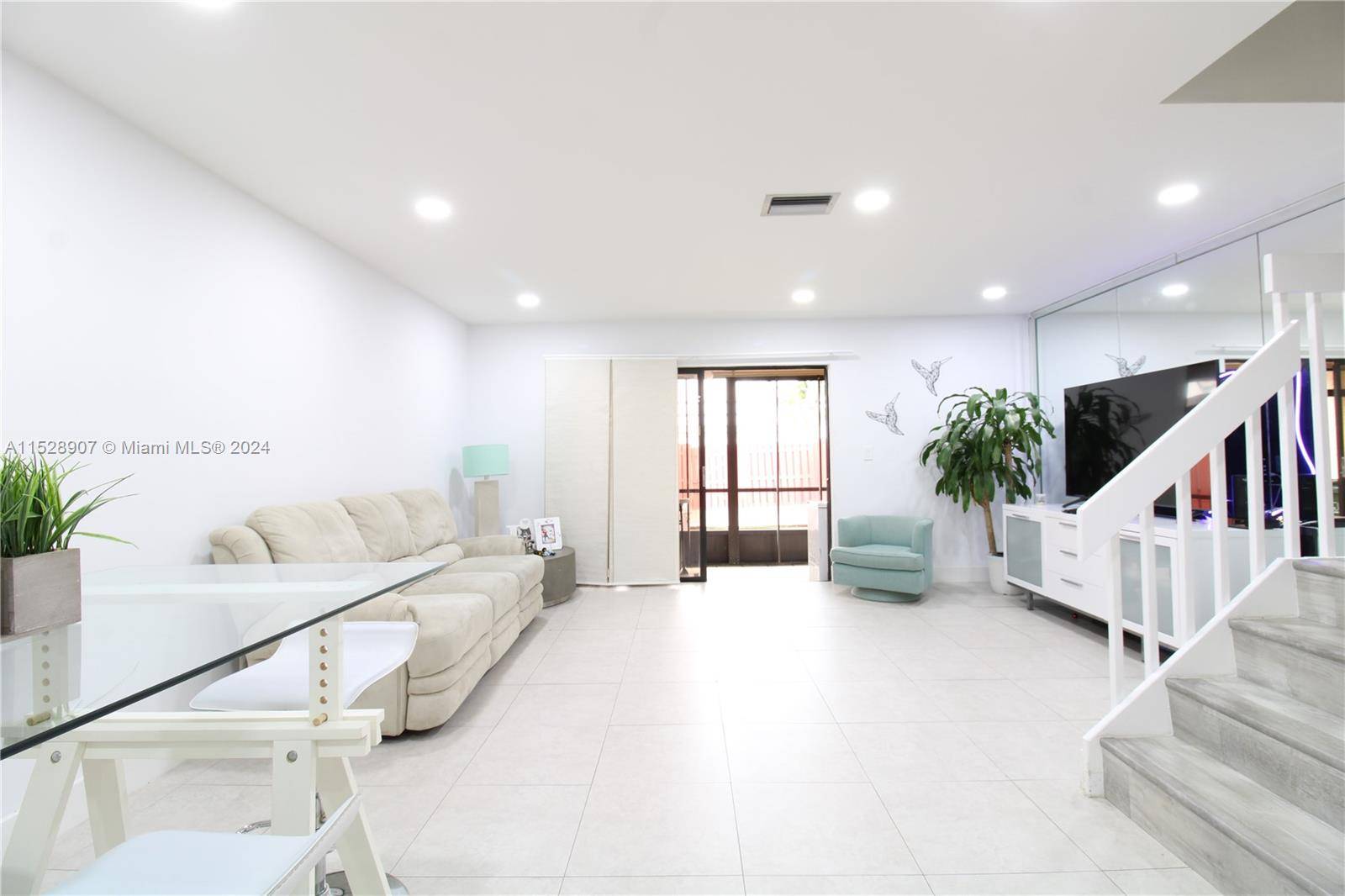 Pembroke Pines, FL 33026,10578 NW 3rd St #3