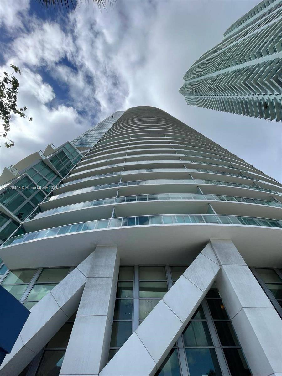 Miami, FL 33132,888 Biscayne Blvd #4902