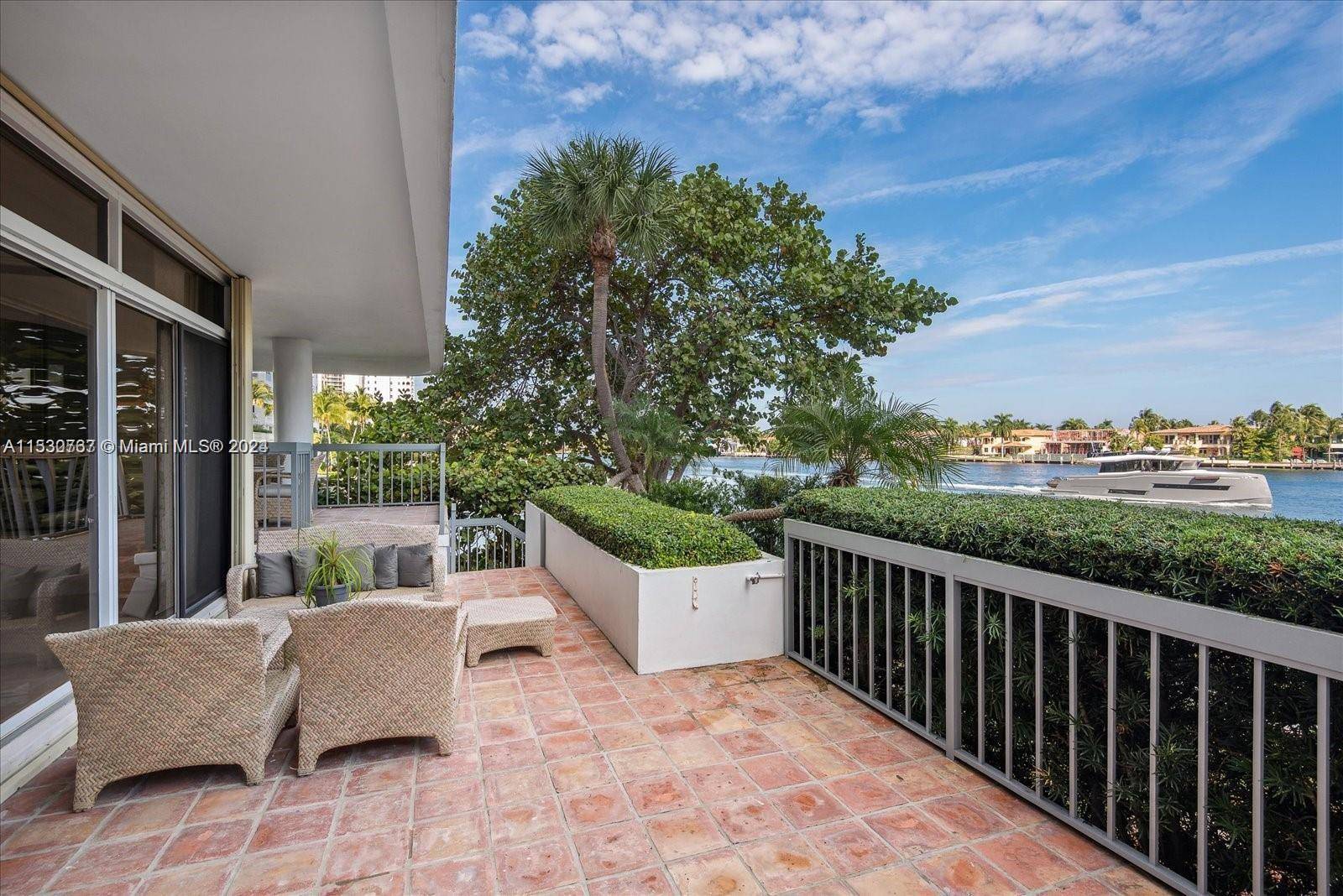 Aventura, FL 33180,19707 Turnberry Way #TH-6