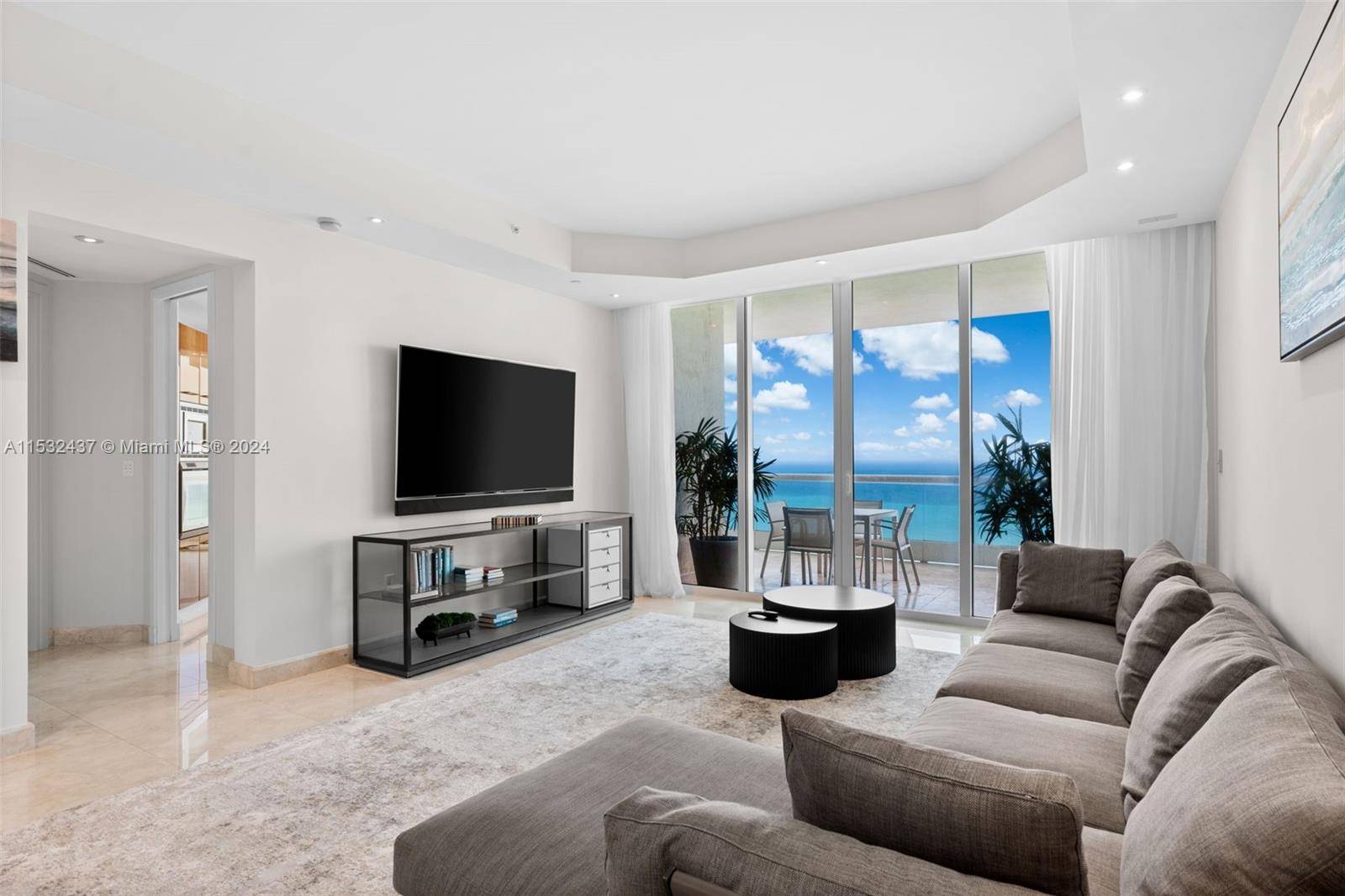 Sunny Isles Beach, FL 33160,16047 Collins Ave #2202