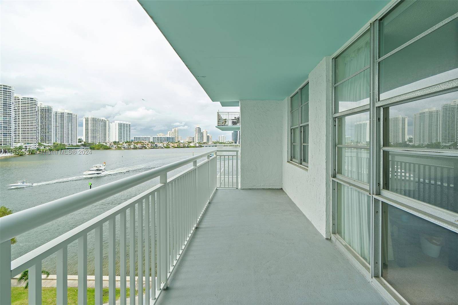 Sunny Isles Beach, FL 33160,301 174th St #720