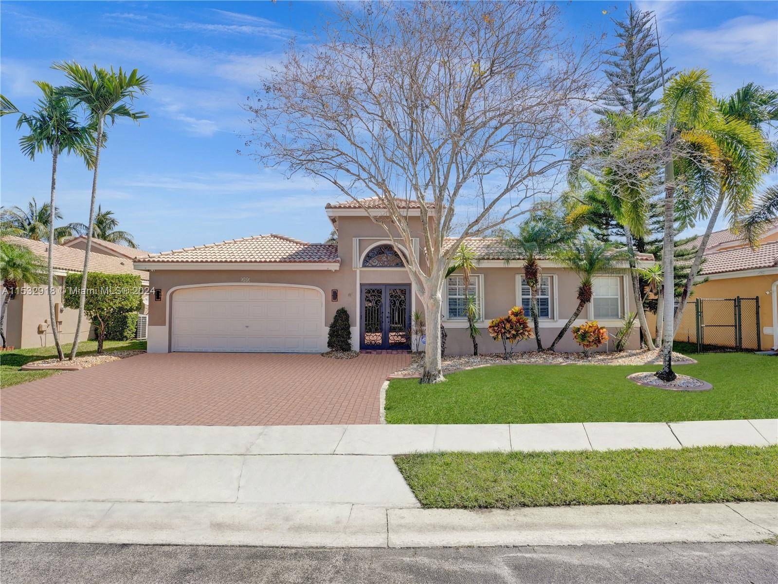 Pembroke Pines, FL 33029,585 SW 198th Ter