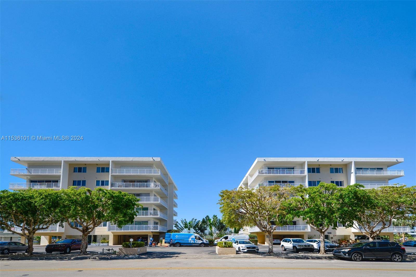 Hallandale Beach, FL 33009,126 Golden Isles Dr #42A