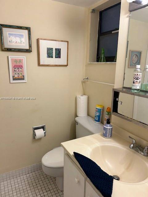 Pembroke Pines, FL 33026,900 Colony Point Cir #206