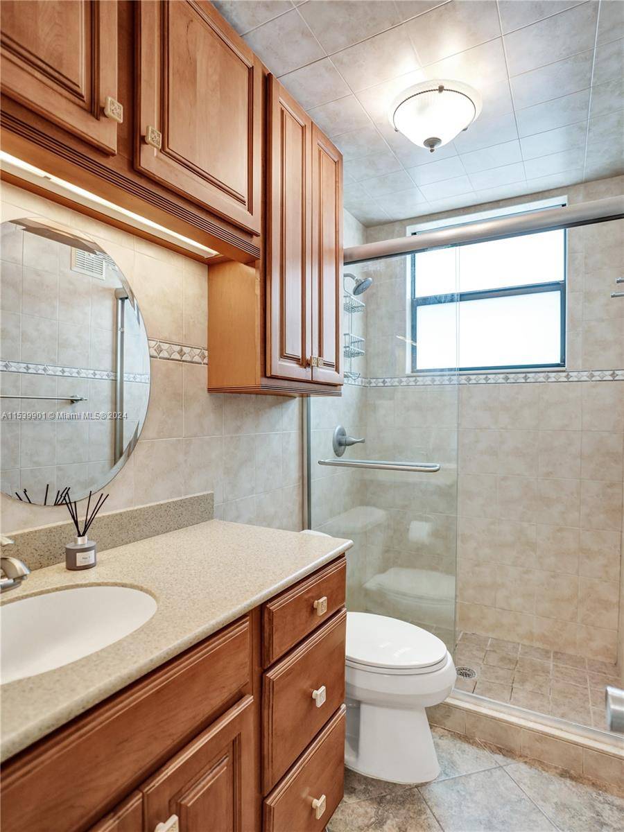 Hollywood, FL 33019,322 Taylor St #1A