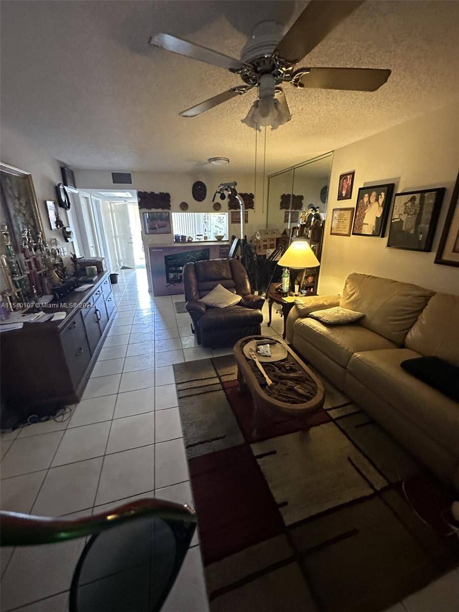 Pembroke Pines, FL 33027,13701 SW 12th St #105A