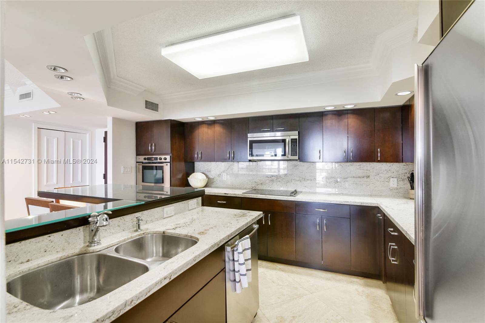 Aventura, FL 33180,19667 Turnberry Way #12F
