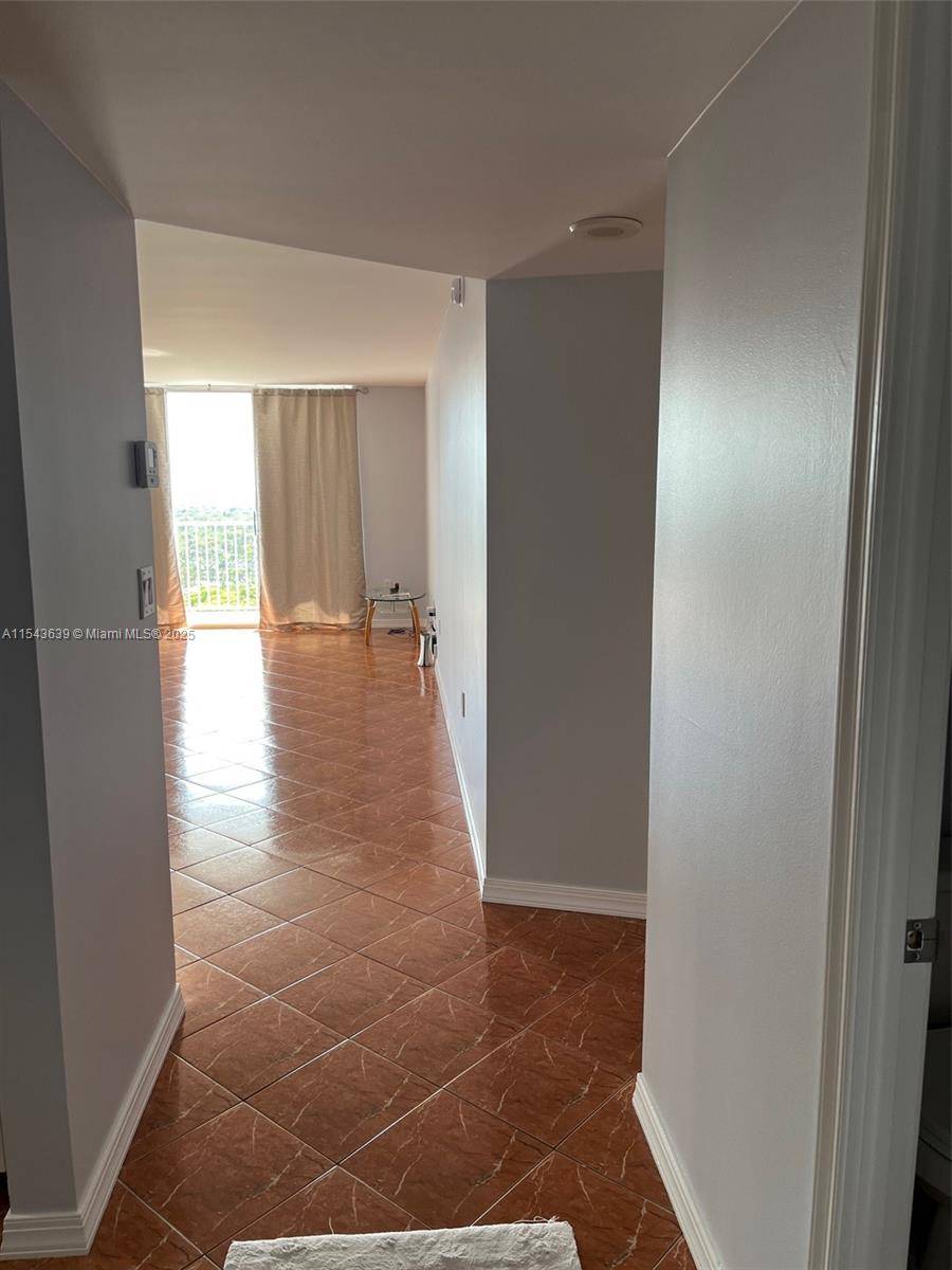 Aventura, FL 33160,2801 NE 183rd St #2103W