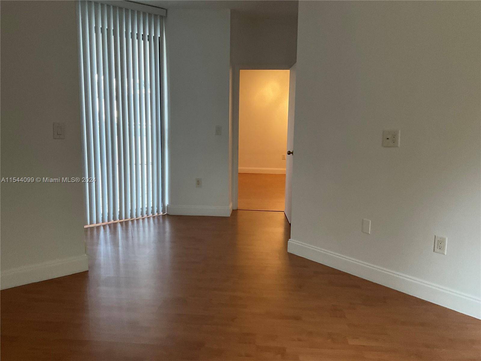 Aventura, FL 33160,4000 Island Blvd #102