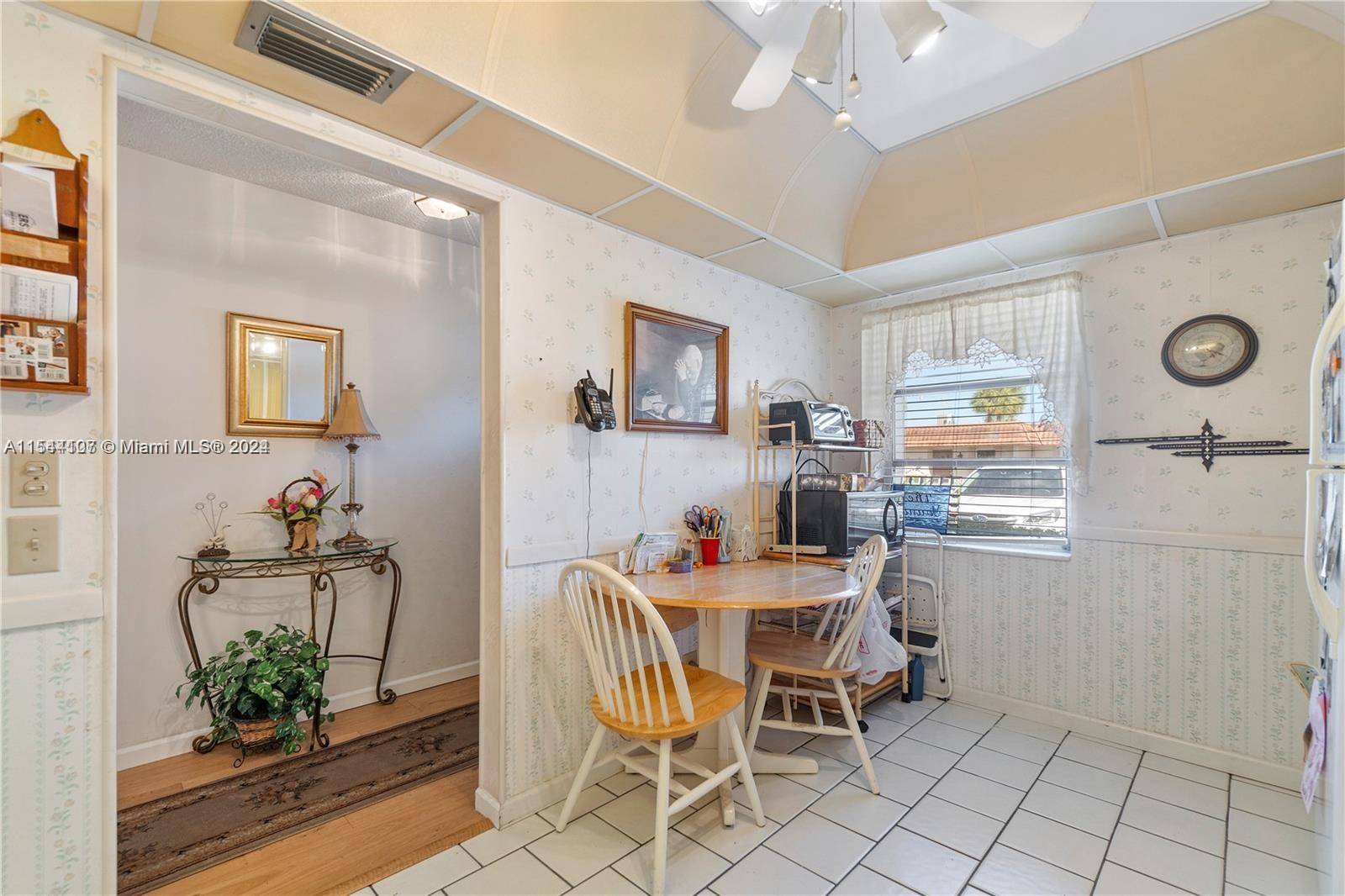 Palm Beach, FL 33415,5775 W Fernley Dr W #107