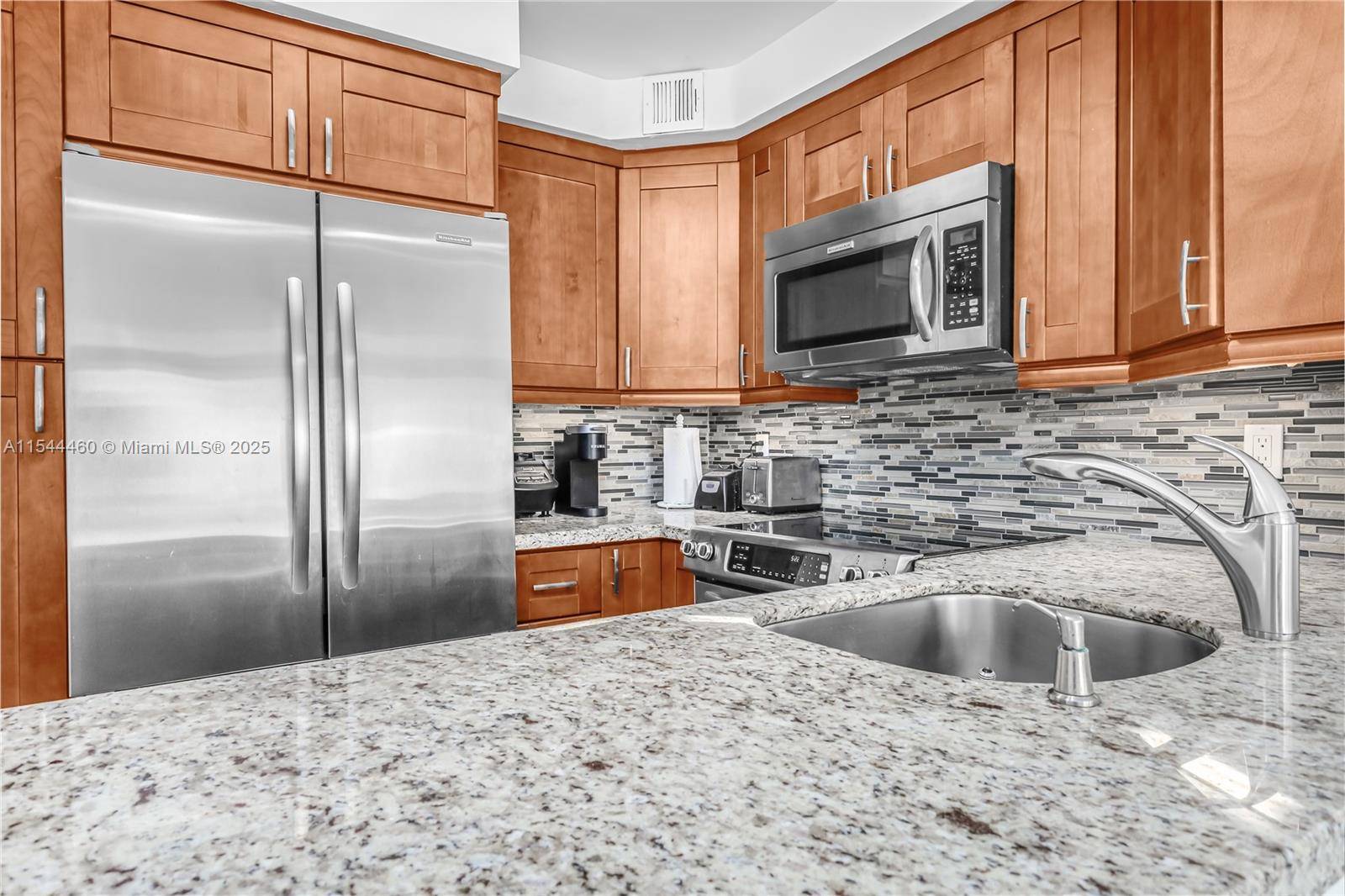 Miami Beach, FL 33139,345 Ocean Dr #411