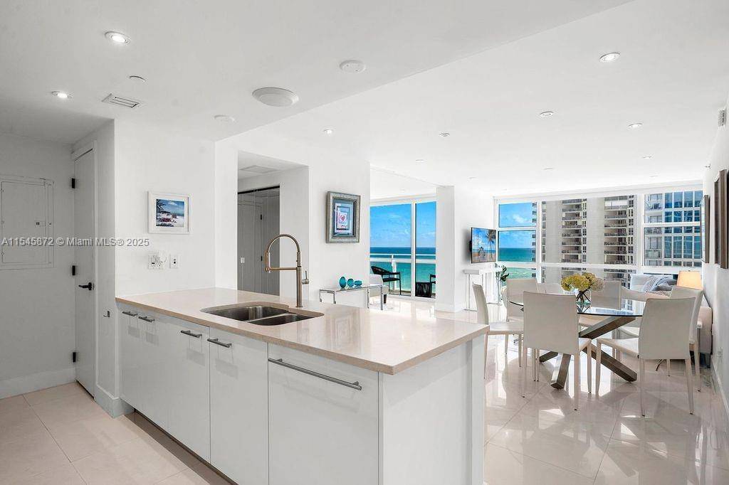 Miami Beach, FL 33141,6801 Collins Ave #1206