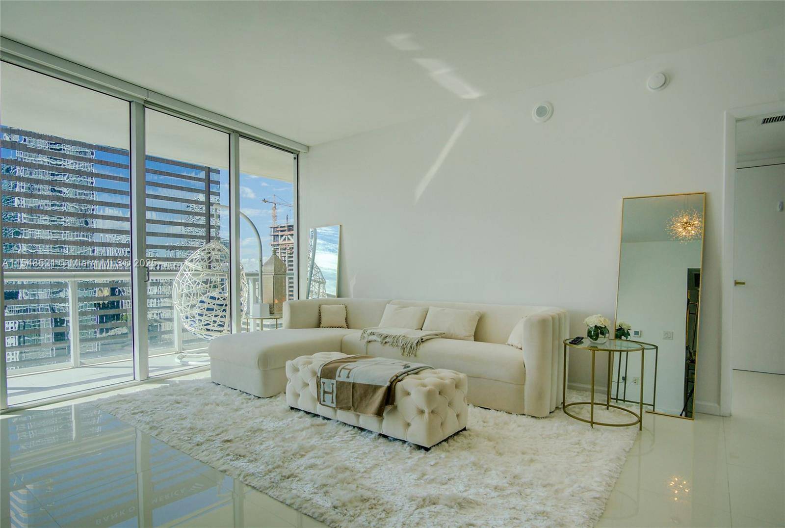 Miami, FL 33131,495 Brickell Ave #2111