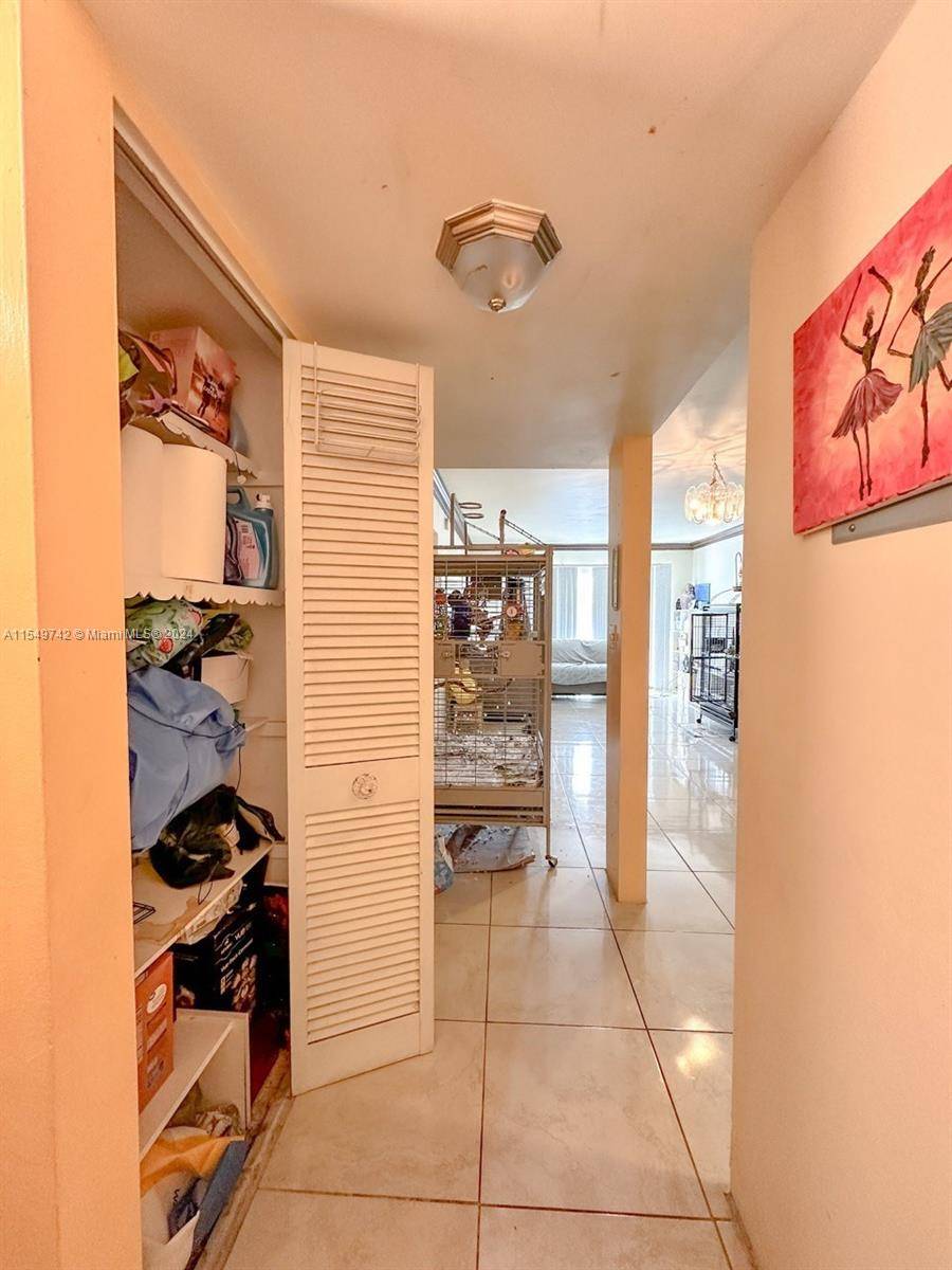 Hallandale Beach, FL 33009,2200 E Hallandale Beach Blvd #211