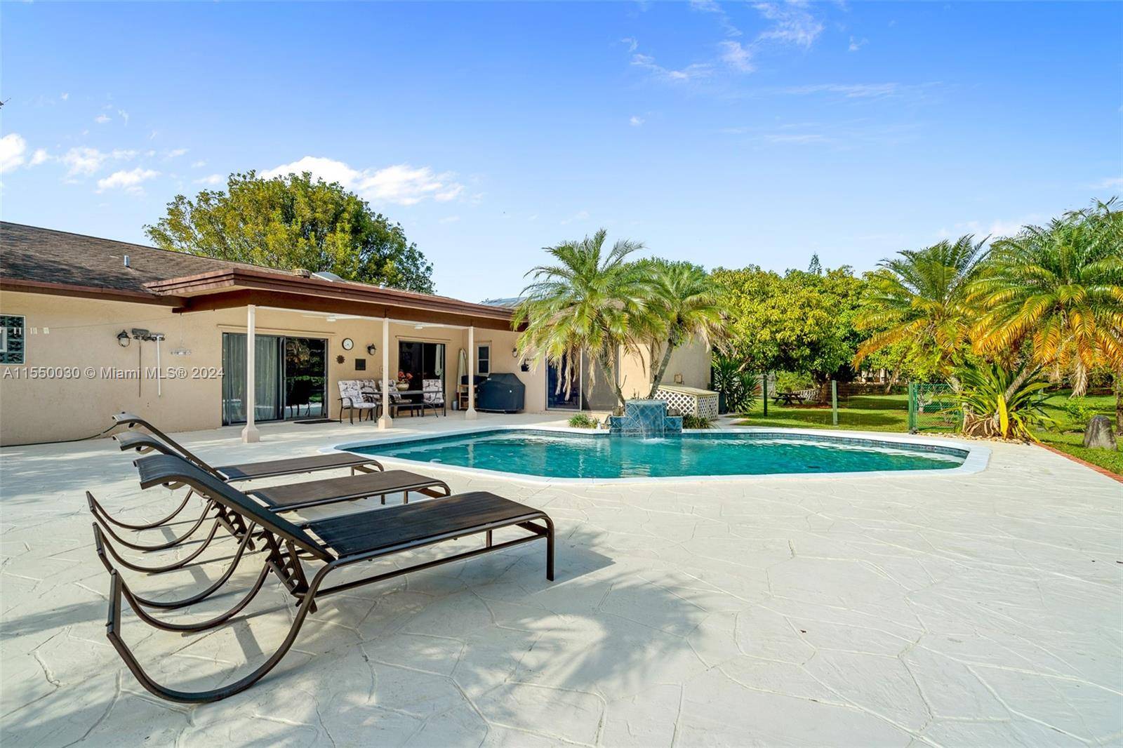 Davie, FL 33330,14060 SW 27th Ct