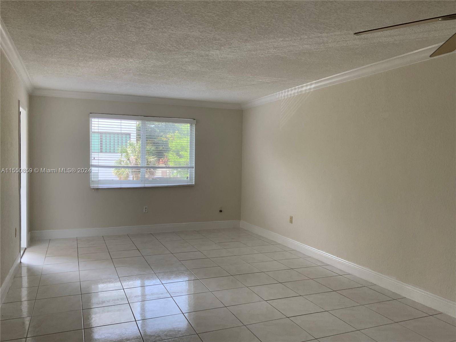 Miami Lakes, FL 33014,13920 Lake Placid Ct #B23