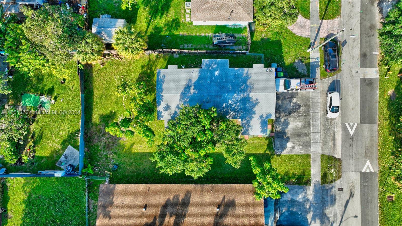 Hallandale Beach, FL 33009,617-619 SW 9th St 1-2