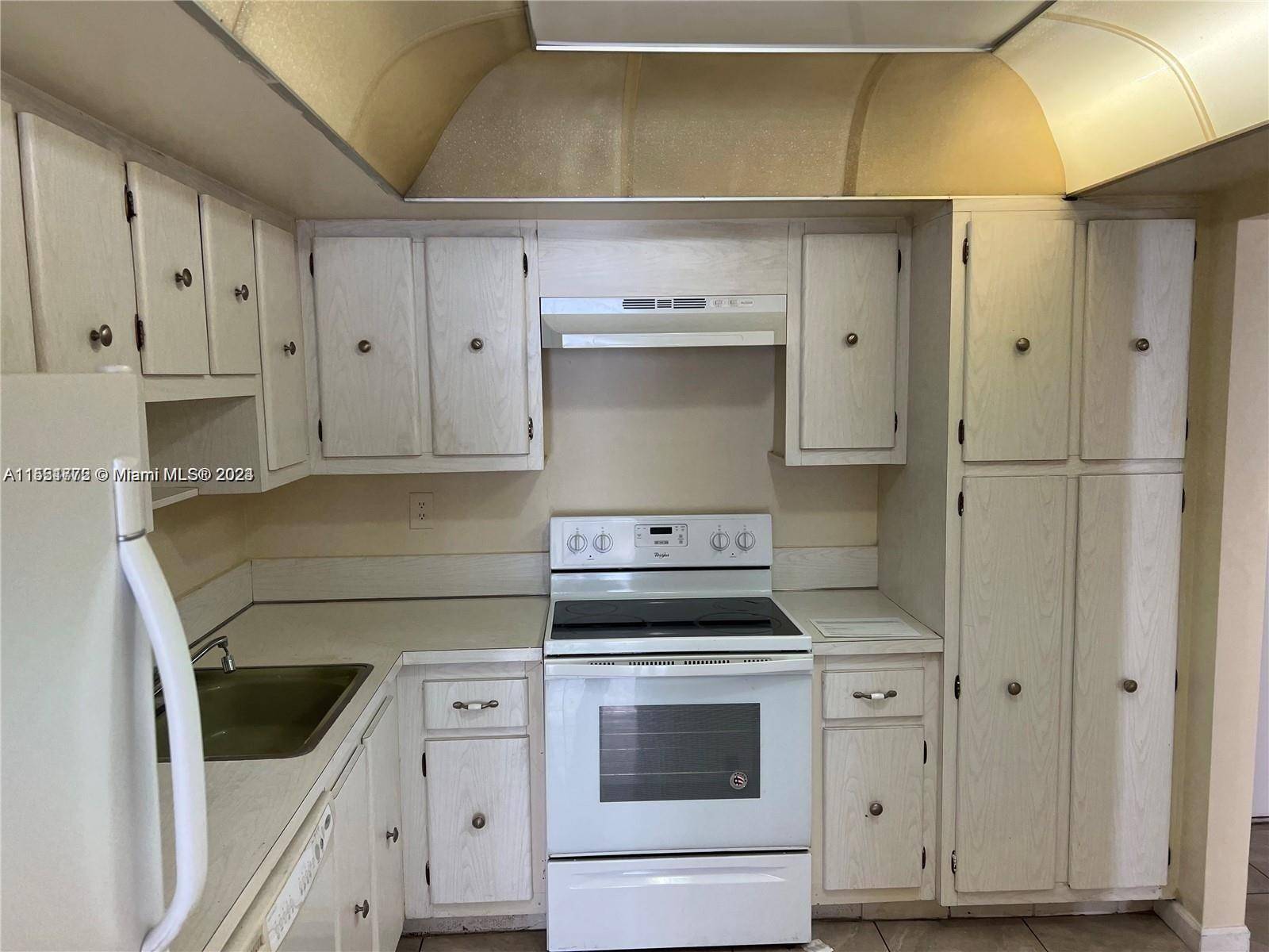 Aventura, FL 33160,18051 Biscayne Blvd #703