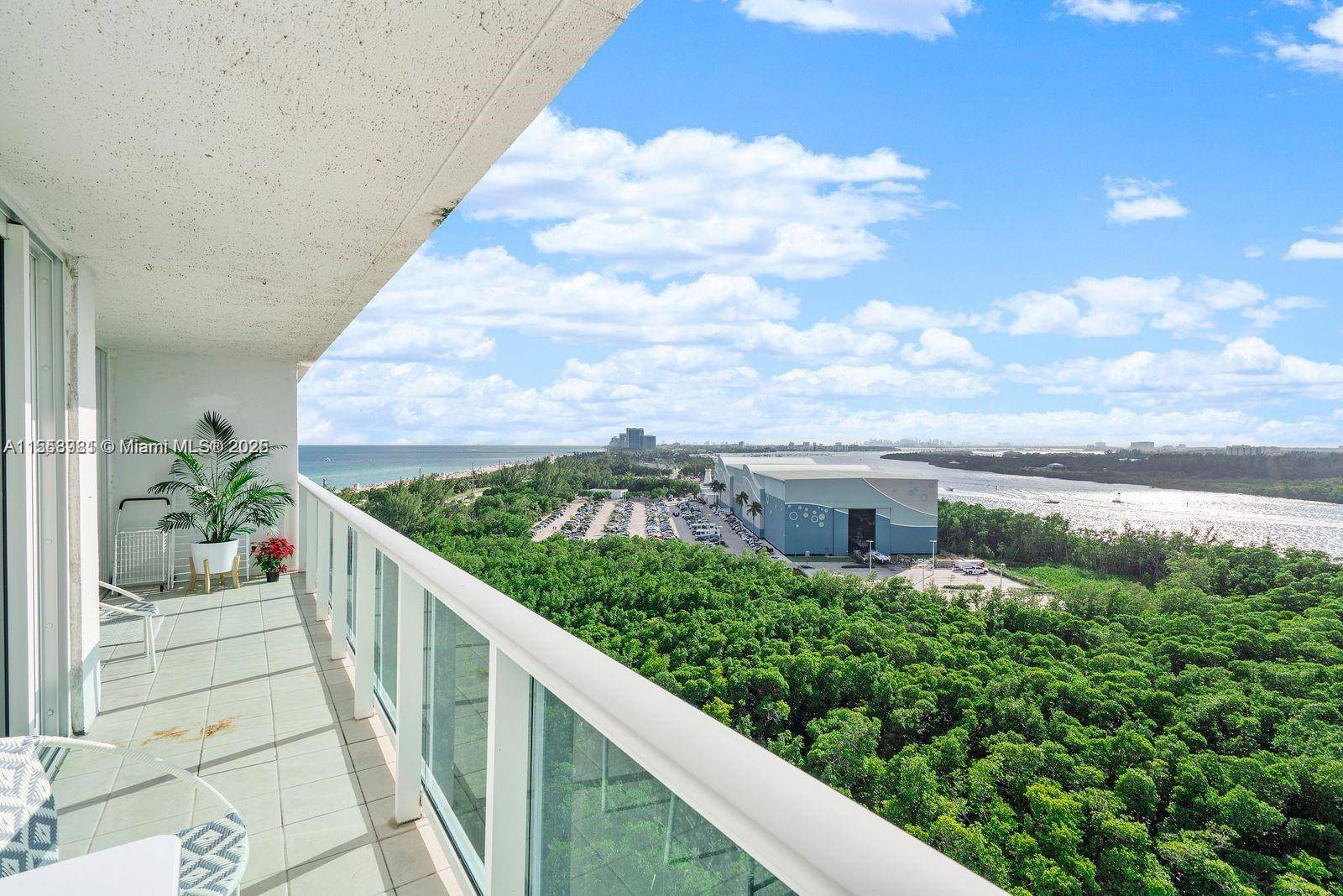 Sunny Isles Beach, FL 33160,100 Bayview Dr #1418