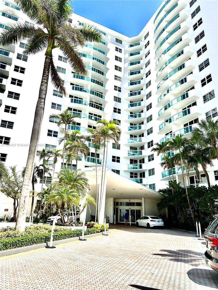 Hollywood, FL 33019,3001 S Ocean Dr #1619