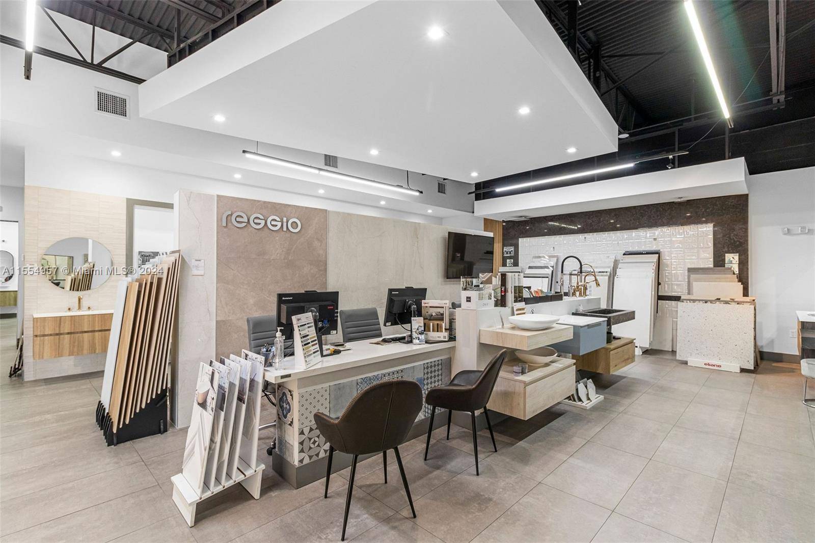 Doral, FL 33122,Bath Vanities/Accessories and Flooring