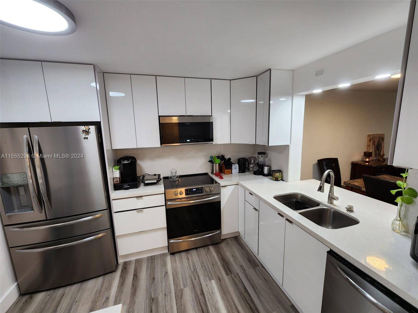 Plantation, FL 33322,8592 W Sunrise Blvd #315