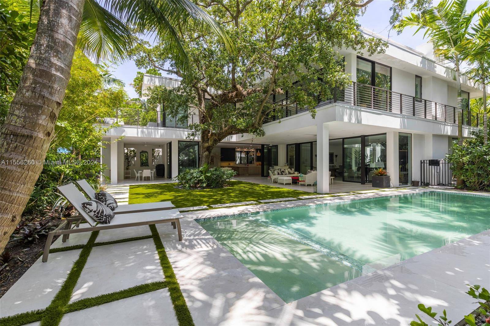 Coconut Grove, FL 33133,3470 Poinciana Ave