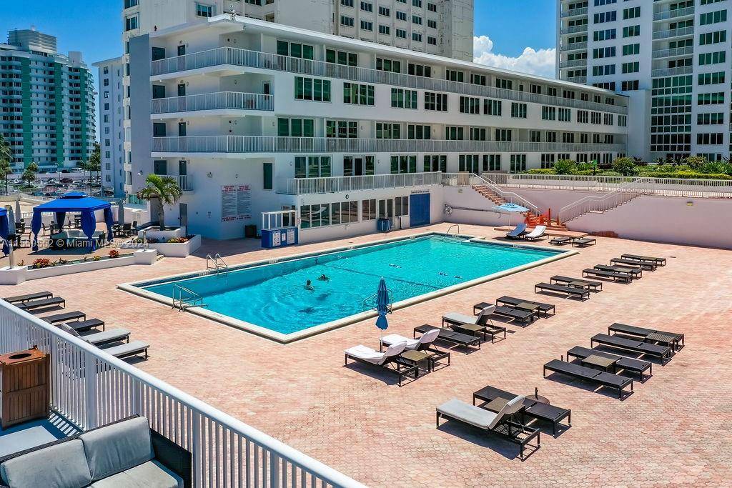 Miami Beach, FL 33140,5401 Collins Ave #209