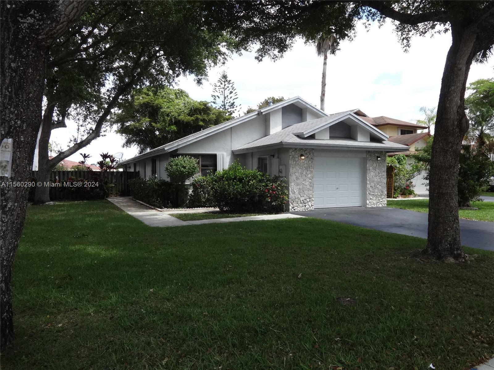 Sunrise, FL 33326,566 Lakeside Cir