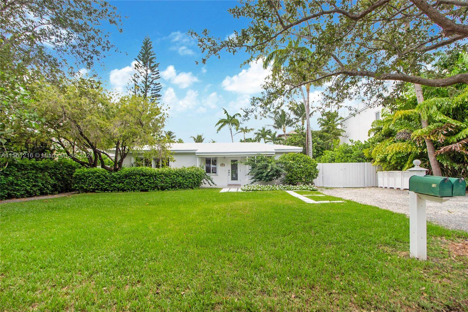 Key Biscayne, FL 33149,442 Warren Ln